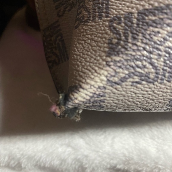 Steve Madden BDonna Tote - Picture 5 of 8